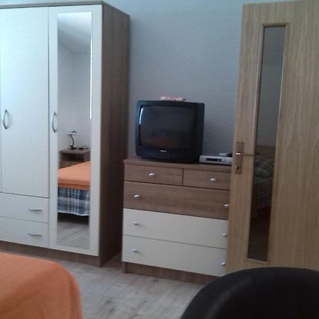Apartments Batarilo Gornji Karin Quarto foto